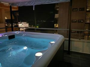 JAcuzzi Style Apartments