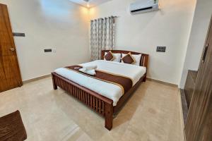 TrueLife Presidential Suites - 3BHK Luxurious AC Apartments - Modular Kitchen, RO water system, Microwave - Super fast WiFi, 55 Smart TV, 250 Airtel Channels - 3 bathrooms - Parking - Nearby PS4, A2B pure veg restaurants - Top service with lots of lo