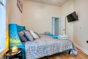 4 King Beds - Sleeps 14 - Projectors - Starland - Massage Chair - Games