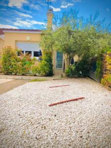 Studio à Bagneux avec terrasse privée, parking et climatisation payants