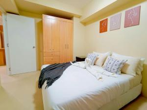 106T2 Avida Riala IT Park 1BR Unit 420 Mbps Internet