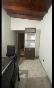 Apartamento amplio con un patio grande