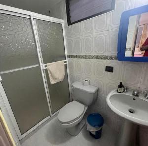 Apartamento amplio con un patio grande