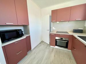 Maisons de vacances Maison renovee avec WIFI, 700m de la mer - 4 couchages - FR-1-231-341 : photos des chambres