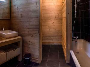 Chalet de luxe au pied des pistes avec jacuzzi et WIFI - FR-1-524-139