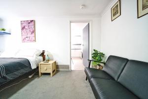 Campbell Green Door Entry Suite