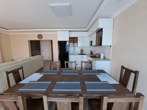 43 New Spacious Penthouse