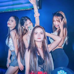 Home me Hotel Makati