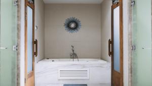 Private Rooms in Historic Manila Chinatown