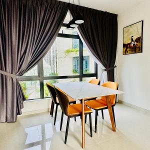 Seaview 2B1R 8pax Condo Forest City 4J-910
