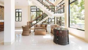 OYO 1152 Hotel Precious Garden Place