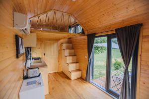 La Casa Errante 1 by Tiny Away