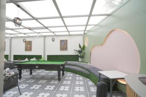 Nuris Nest And Notch