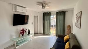 Maisons de vacances Lits faits, valise a poser, 3 mn Futuroscope : photos des chambres