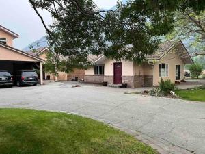 Taurean Vines Guest house