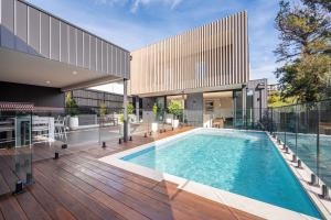 Seabound Luxe - Pool, Court, Walk to Beach and Village