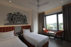 Lakefront Hotel by Brijwasi