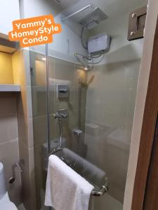 Yammys HomeyStyle Condo at Tower 3 Shore 3 Residences