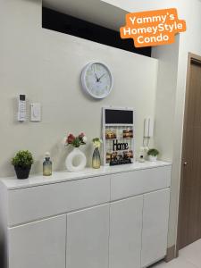 Yammys HomeyStyle Condo at Tower 3 Shore 3 Residences