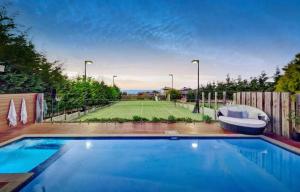 Luxury Pool Sauna Spa Tennis Court
