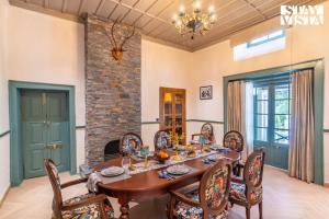 StayVista at The Emily Chalet 7 BR House in Nainital with Bonfire, BBQ