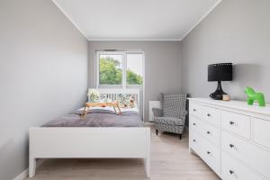 Nowoczesne Apartamenty z Parkingiem obok Centrum w Katowicach by Noclegi Renters