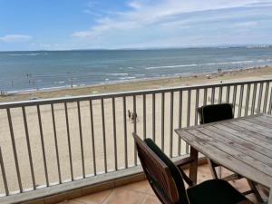 Appartement 2 chambres sur plage Grau du Roi Résidence B