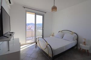 Appartements Spacieux Appartement Vue Mer et Montagne en dernier etage avec Terrasse - Parking et Wifi : photos des chambres