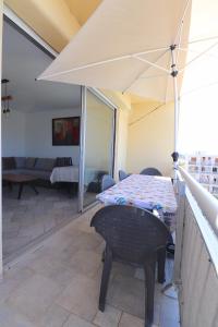 Appartements Spacieux Appartement Vue Mer et Montagne en dernier etage avec Terrasse - Parking et Wifi : photos des chambres