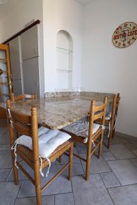 Appartements Spacieux Appartement Vue Mer et Montagne en dernier etage avec Terrasse - Parking et Wifi : photos des chambres