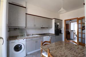 Appartements Spacieux Appartement Vue Mer et Montagne en dernier etage avec Terrasse - Parking et Wifi : photos des chambres