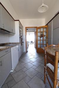 Appartements Spacieux Appartement Vue Mer et Montagne en dernier etage avec Terrasse - Parking et Wifi : photos des chambres