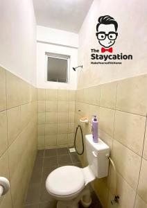Staycation Homestay 15 Kch City Mall Landed House