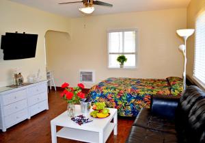 Large Studio room in Ocean Drive Villas