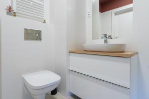 Business Deluxe Studios by BookingHost