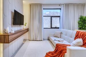 Khorfakan by the Living