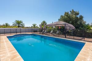 Casa con piscina La Madriguera