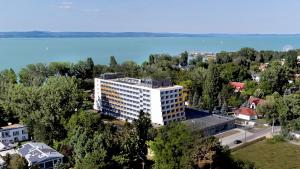 Lelle Hotel - 3hvězdičkové hotely ve městě Balatonlelle