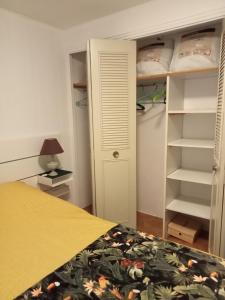 T2 350m mer rez de jardin terrasse parking privé