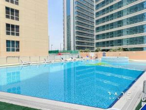 Rare Holiday Homes - Near City Center Maeisem - Pool view - Crescent Tower A - R706 - IMPZ