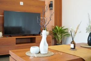 Riverside Villa - Nyanyi Beach