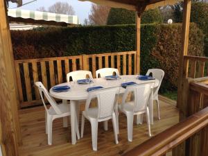 Campings Camping Les Charmettes-Mobile Home Vacances : photos des chambres