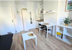 3 Central Tours Bleu - Proche de tous commerces