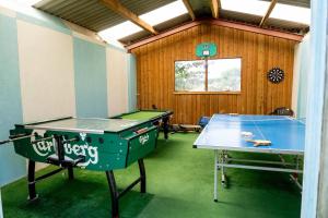 Charming Rural Escape with Hot Tub Play Room BBQ