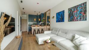 Omega Lake, Sun & Snow