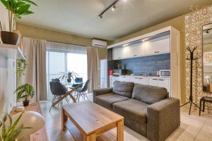 Paceville 1BR home in St Julians with AC and WIFI by 360 Estates