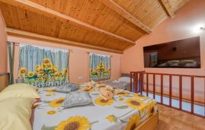 2 Bedroom Beautiful Apartment In Veli Losinj 