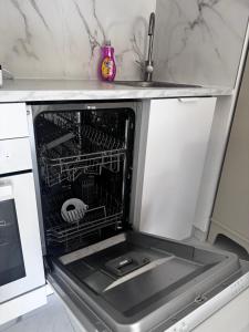 Luxueux appartement climatisé avec piscine & parking