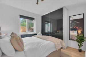 Stylish Lena Apartments Hammersmith by MySquare