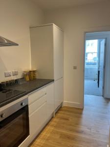 Margate Apartment by The Sea 5 minutes to beach and dreamland